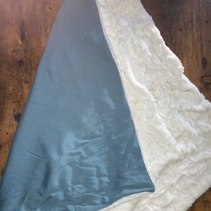 Lou Lou and Company Mini Cozy blanket